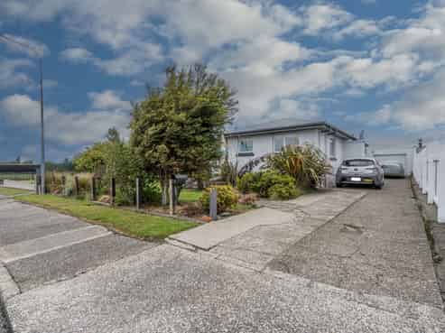 9 Alexander Avenue, Newfield