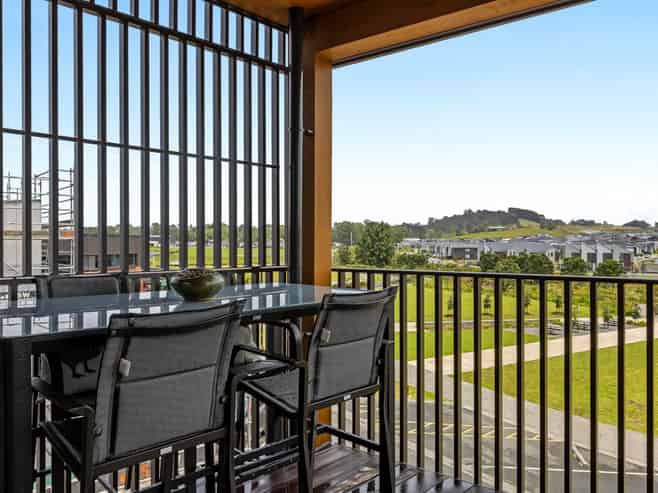 9/40 Waiparaheka Drive, Milldale