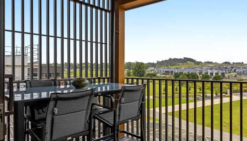 9/40 Waiparaheka Drive, Milldale