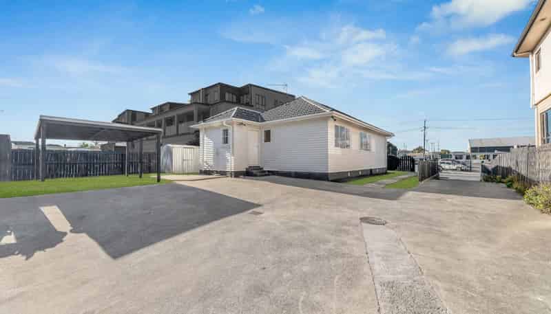 313 Great South Road, Manurewa