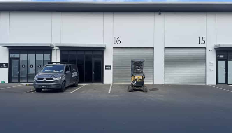 16/9 Chonny Crescent, Wiri