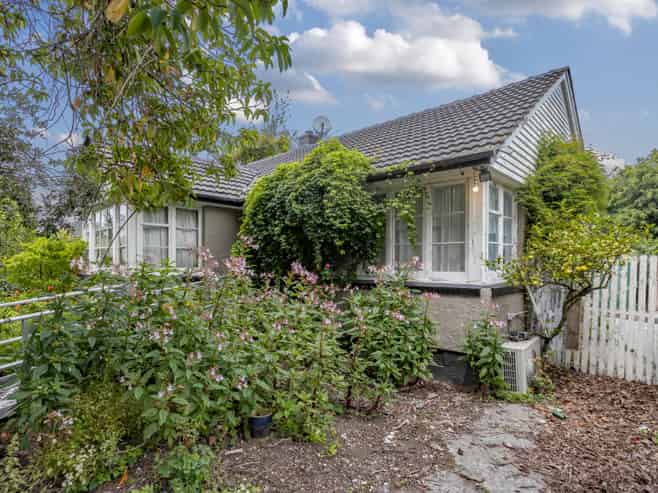 13 Earnslaw Crescent, Bryndwr