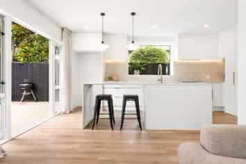 18 Dover Street, Saint Albans