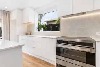 18 Dover Street, Saint Albans