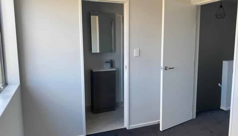 17/11 Ray Small Drive, Papakura