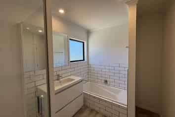 12A Maxwell Avenue, Durie Hill