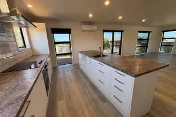 12A Maxwell Avenue, Durie Hill