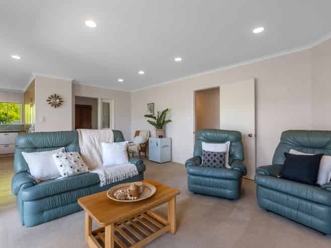 246 Castlewold Drive, Bethlehem