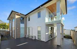 24 Mackay Drive, Greenhithe