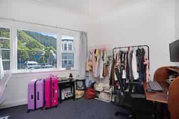 1-4/121 Hill Street, Thorndon