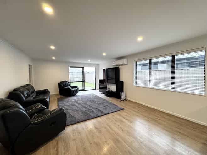 5 Chambers Avenue, Ravenswood