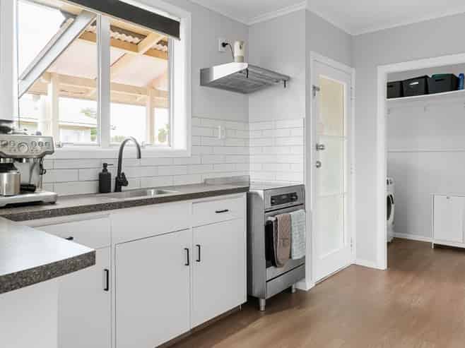 21 Rhonda Avenue, Deanwell