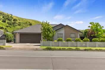 276 Lakes Boulevard, Pyes Pa