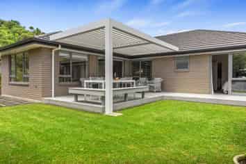 276 Lakes Boulevard, Pyes Pa