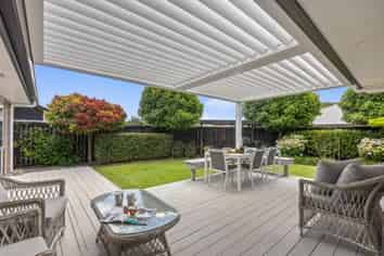 276 Lakes Boulevard, Pyes Pa