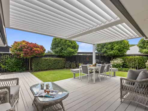 276 Lakes Boulevard, Pyes Pa