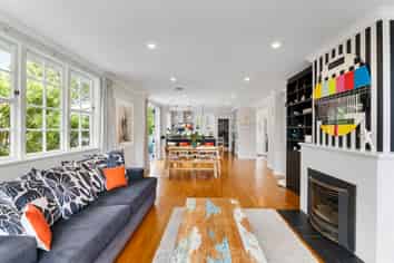 100 Donald Street, Karori