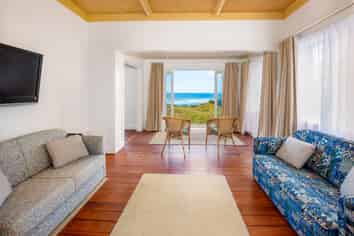 21 Ocean View Road, Port Waikato