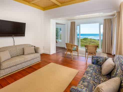 21 Ocean View Road, Port Waikato