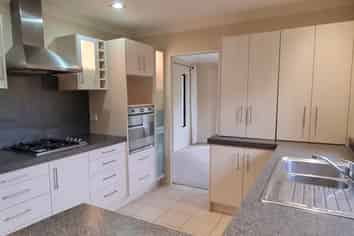 6 Friar Close, Flat Bush