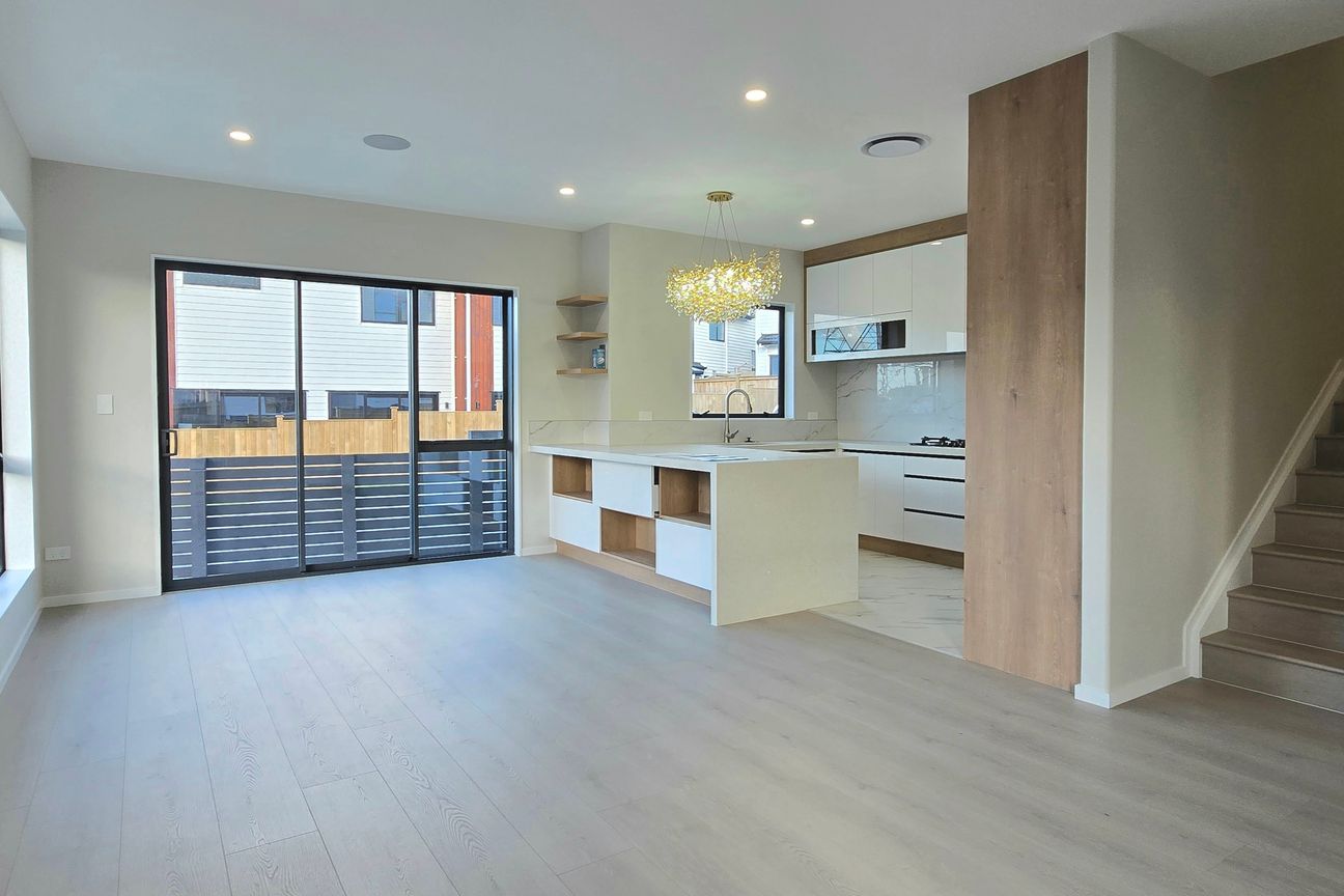 Priced to Sell-Outstanding Value - Vista 4