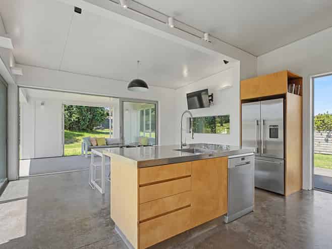 106 Ashley Place, Matarangi