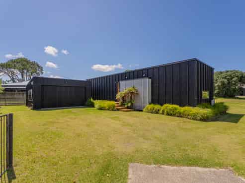 106 Ashley Place, Matarangi