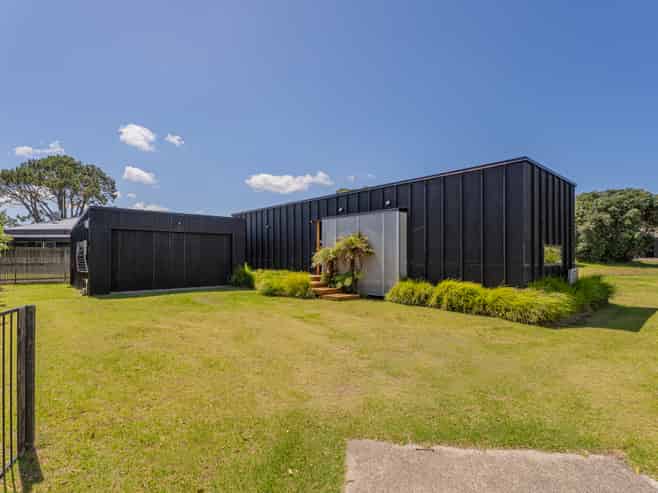 106 Ashley Place, Matarangi