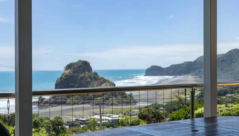 54 Rayner Road, Piha