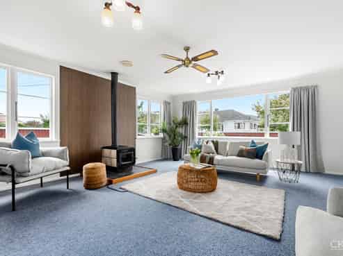 32 Hall Crescent, Epuni