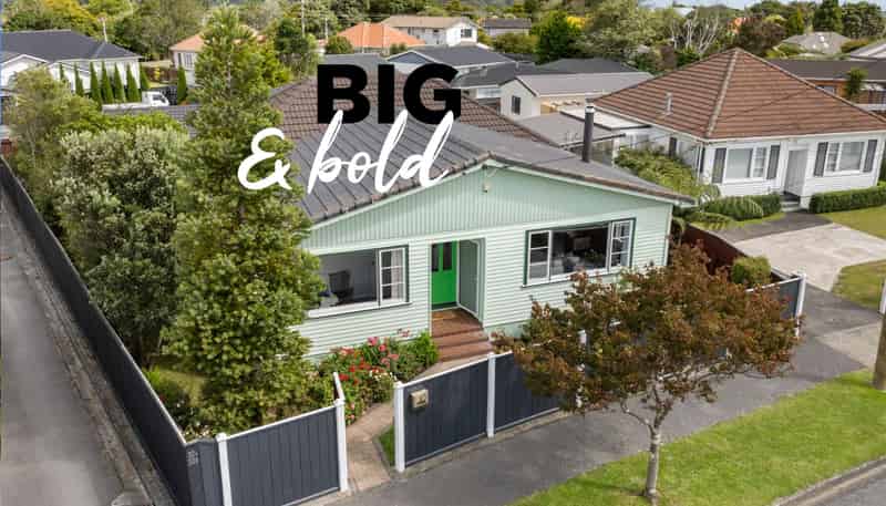 32 Hall Crescent, Epuni