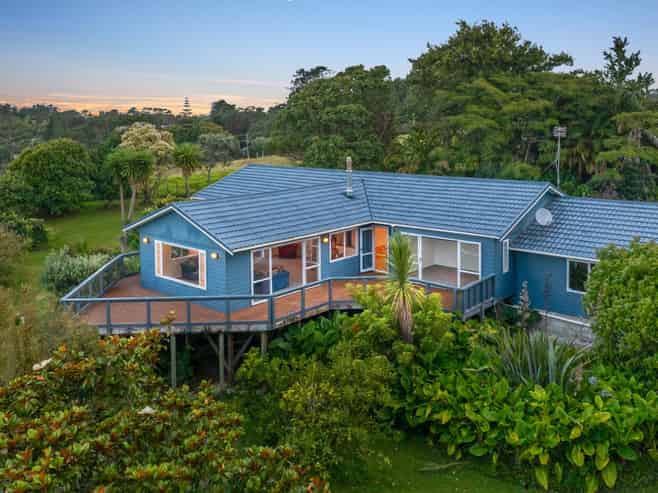 12 Whitehills Road, Waitoki