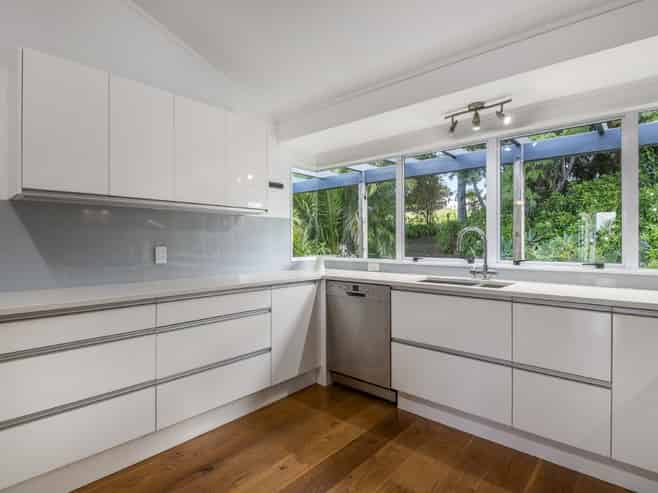 12 Whitehills Road, Waitoki