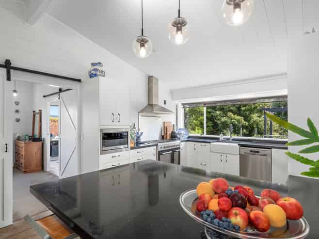 34E Plummers Point Road, Whakamarama