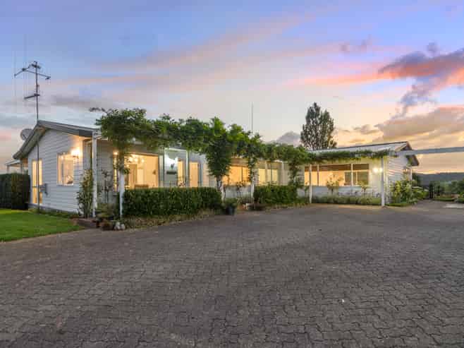 34E Plummers Point Road, Whakamarama