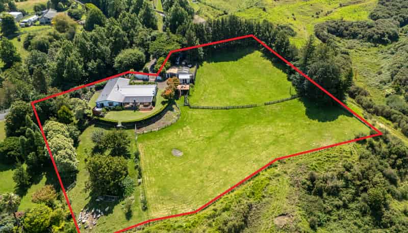 34E Plummers Point Road, Whakamarama