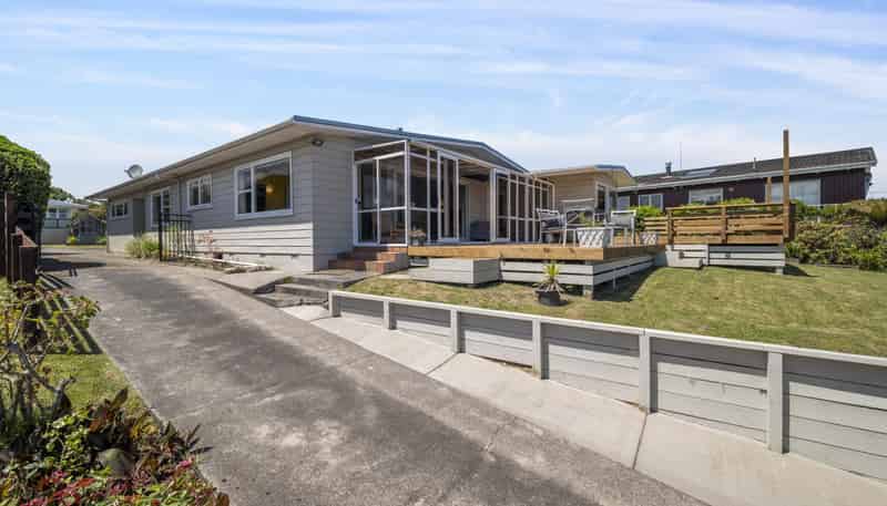 54 Tremaine Avenue, Two Mile Bay