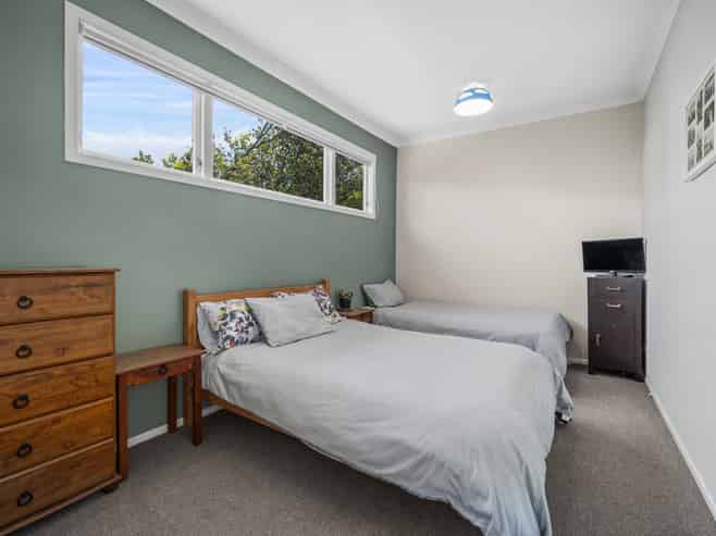 54 Tremaine Avenue, Two Mile Bay