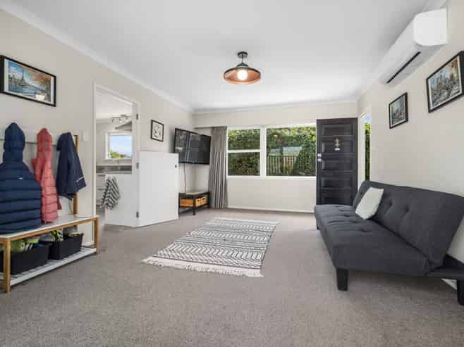 54 Tremaine Avenue, Two Mile Bay