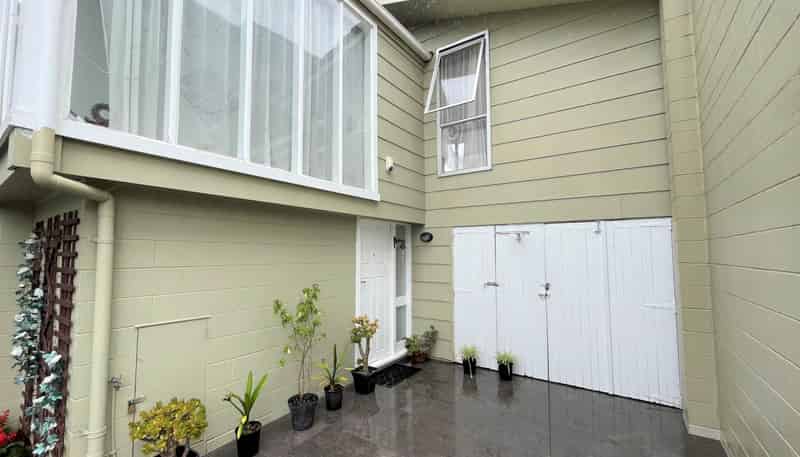 2/329 Pakuranga Road, Pakuranga