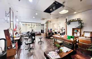 WELL PRESENTED HAIR/BEAUTY SALON
