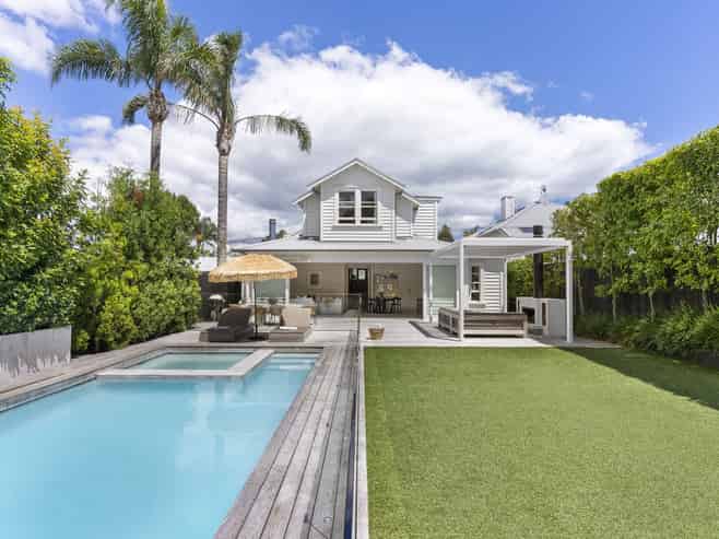 16 Kelmarna Avenue, Herne Bay