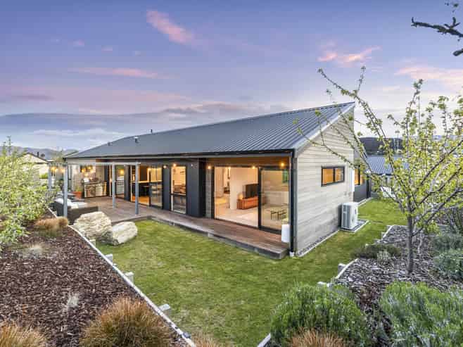 5 Linnburn Road, Wanaka