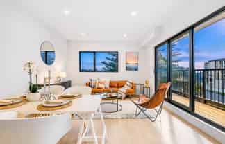 10/4052 Great North Road, Glen Eden