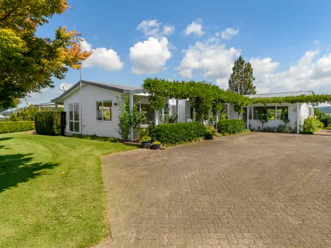 34E Plummers Point Road, Whakamarama