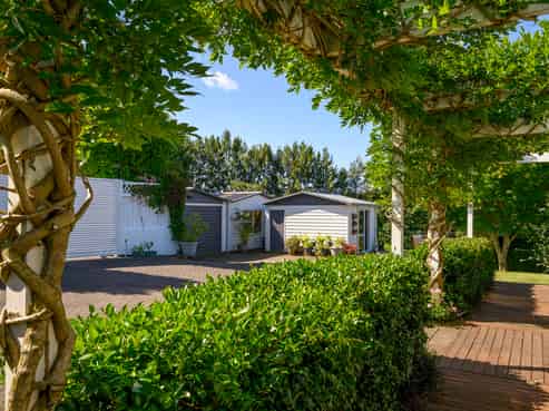 34E Plummers Point Road, Whakamarama