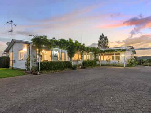 34E Plummers Point Road, Whakamarama