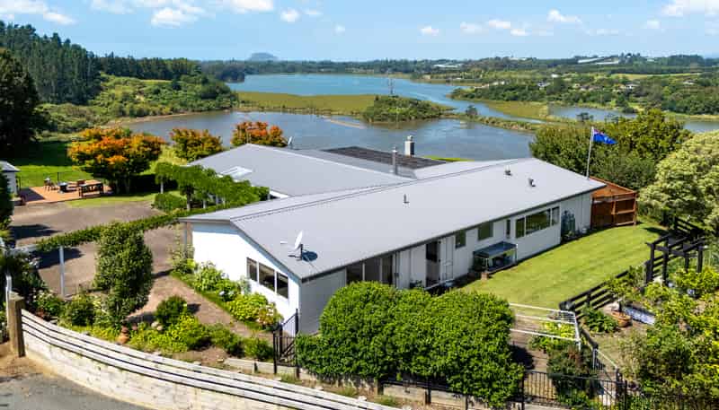 34E Plummers Point Road, Whakamarama