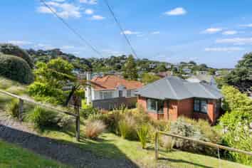 544 Broadway, Strathmore Park