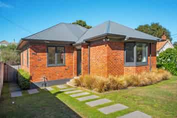 544 Broadway, Strathmore Park